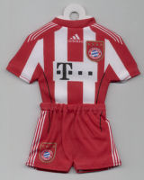 FC Bayern München - Home 2010-2011 - Thanks to TOPteams